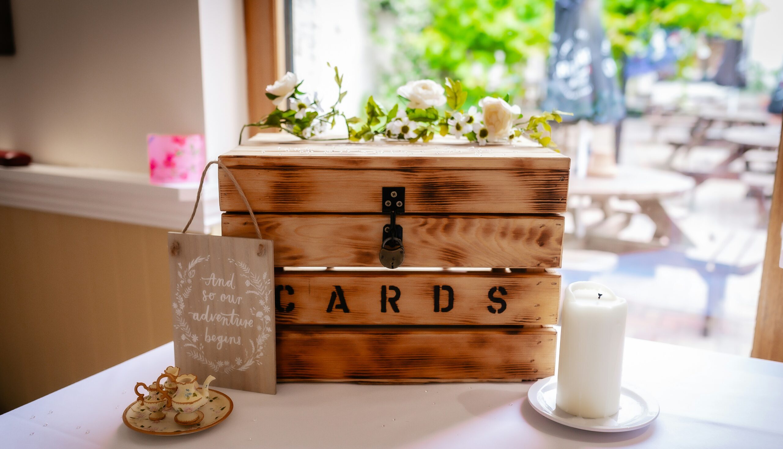 michael-austin-COGfc8OjcWs-unsplash Wedding donation collection box